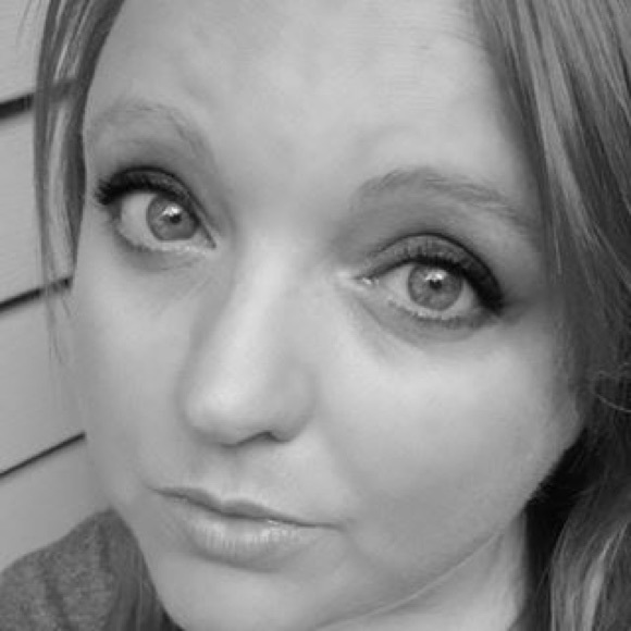 Meet your Posher, Jen - Picture 2 of 8